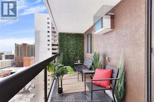 150 Park Unit# 1807, Windsor, ON - Outdoor With Exterior