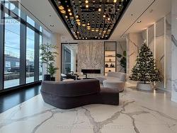 Entrance LOBBY - 