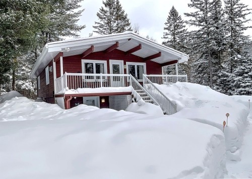 172 Ch. du Zénith  Saint-Adolphe-D'Howard, QC J0T 2B0