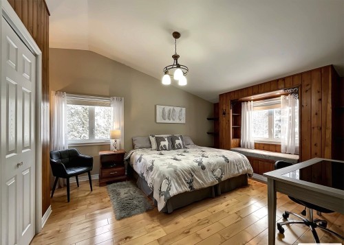 Chambre à coucher principale - 172 Ch. Du Zénith, Saint-Adolphe-D'Howard, QC - Indoor Photo Showing Bedroom