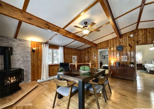 Salle à manger - 172 Ch. Du Zénith, Saint-Adolphe-D'Howard, QC - Indoor Photo Showing Dining Room With Fireplace