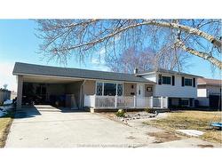 622 Sandra Crescent  Wallaceburg, ON N8A 2C6