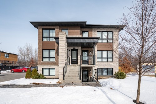 3533 Rue Émile-Bouthillier  Longueuil (Saint-Hubert), QC J3Y 0P9