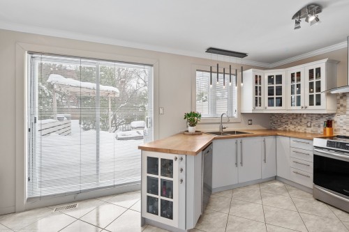 Cuisine - 3182 Boul. St-Martin E., Laval (Duvernay), QC - Indoor Photo Showing Kitchen With Double Sink
