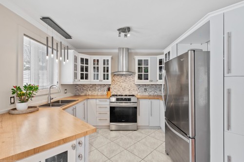 Cuisine - 3182 Boul. St-Martin E., Laval (Duvernay), QC - Indoor Photo Showing Kitchen With Double Sink