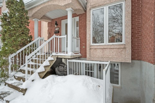 Entrée extérieure - 3182 Boul. St-Martin E., Laval (Duvernay), QC - Outdoor