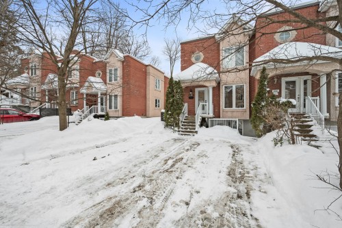 Stationnement - 3182 Boul. St-Martin E., Laval (Duvernay), QC - Outdoor With Facade