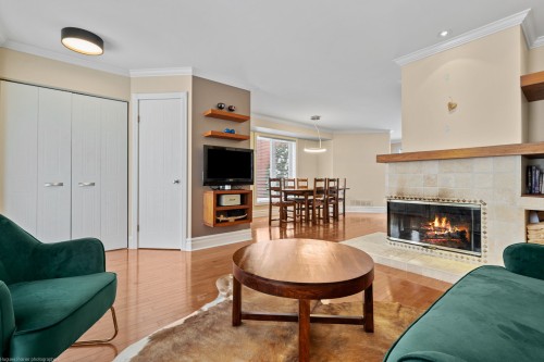 Salon - 3182 Boul. St-Martin E., Laval (Duvernay), QC - Indoor Photo Showing Living Room With Fireplace