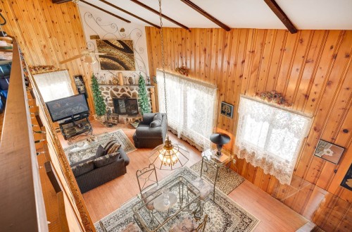 Vue d'ensemble - 330 Rue De L'Edelweiss, Sainte-Agathe-Des-Monts, QC - Indoor Photo Showing Other Room With Fireplace