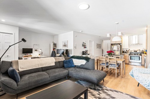 Salon - 365 Rue Adams E., Richmond, QC - Indoor Photo Showing Living Room