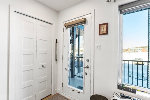 Hall d'entrée/Vestibule - 365 Rue Adams E., Richmond, QC - Indoor Photo Showing Other Room