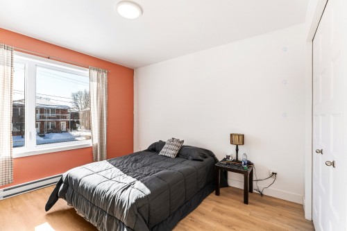 Chambre à coucher - 365 Rue Adams E., Richmond, QC - Indoor Photo Showing Bedroom