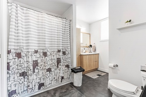 Salle de bains - 365 Rue Adams E., Richmond, QC - Indoor Photo Showing Bathroom