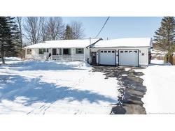 11 Renfrew ST  Petitcodiac, NB E4Z 4S5