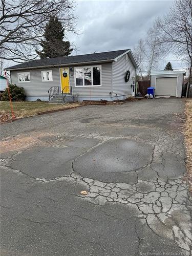 44 Lansdowne Crt, Riverview, NB 