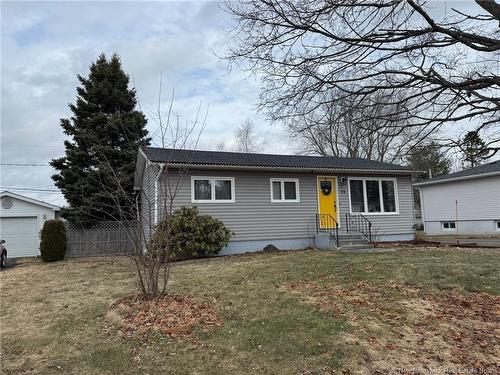 44 Lansdowne Crt, Riverview, NB 