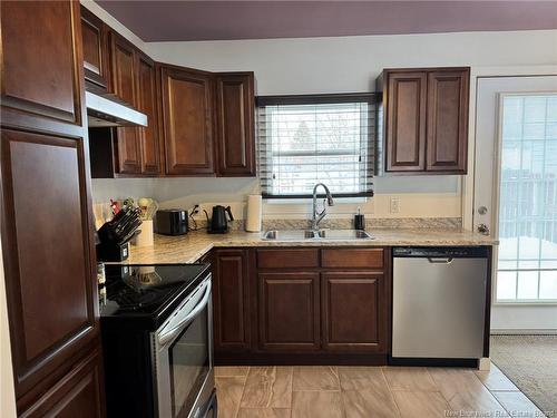 44 Lansdowne Crt, Riverview, NB 