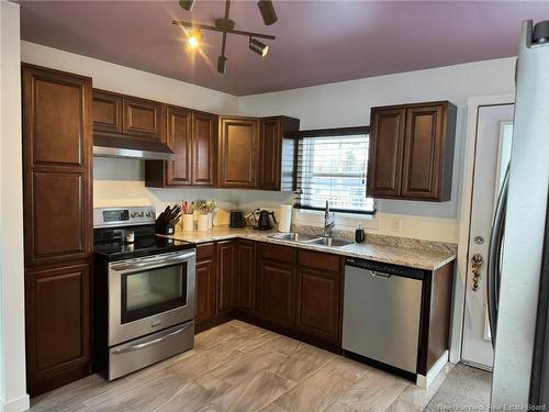 44 Lansdowne Crt, Riverview, NB 