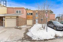 41 ELSA VINE WAY  Toronto, ON M2J 4H8