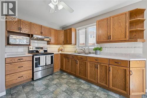 663 Heathcliffe Place, Waterloo, ON - Indoor Photo Showing Kitchen