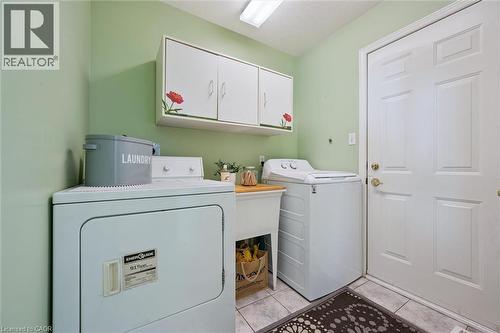 663 Heathcliffe Place, Waterloo, ON - Indoor Photo Showing Laundry Room