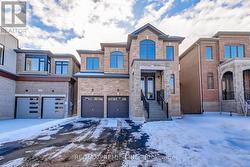 207 FALLHARVEST WAY  Whitchurch-Stouffville, ON L4A 5C2