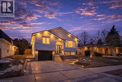 4185 SUTHERLAND Crescent  Burlington, ON L7L 5G3