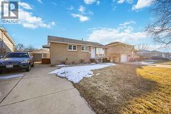 1065 CONNAUGHT CRESCENT  Sarnia, ON N7S 1C7