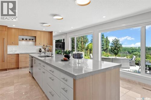 323 Mallin Crescent, Saskatoon, SK - Indoor Photo Showing Kitchen