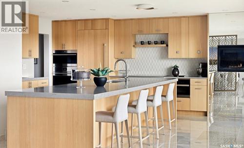 323 Mallin Crescent, Saskatoon, SK - Indoor Photo Showing Kitchen