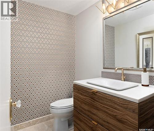 323 Mallin Crescent, Saskatoon, SK - Indoor Photo Showing Bathroom