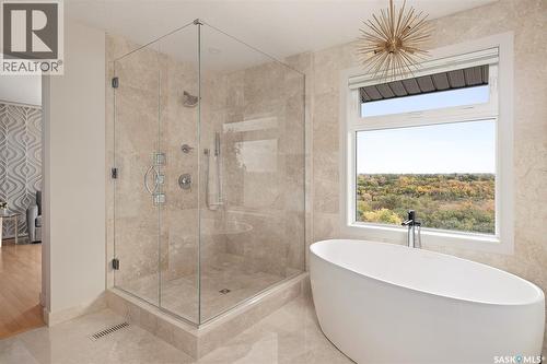 323 Mallin Crescent, Saskatoon, SK - Indoor Photo Showing Bathroom