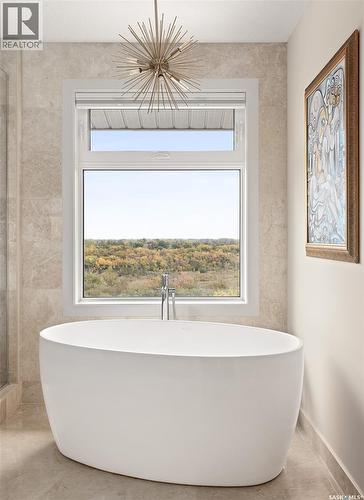 323 Mallin Crescent, Saskatoon, SK - Indoor Photo Showing Bathroom