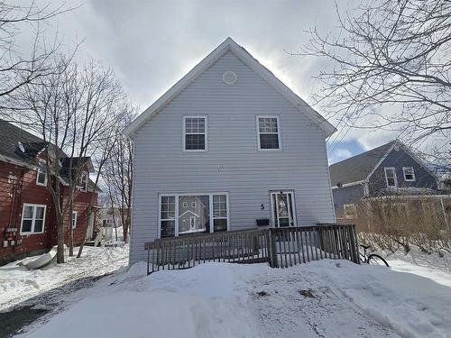 5 Byng Street  Glace Bay, NS B1A 3G9