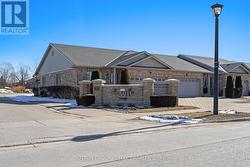 2094 DENVIEW AVENUE  London North (North S), ON N6G 5B6