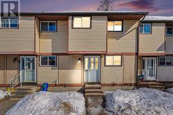 1584 FEATHER LANE  Ottawa, ON K1T 1V4