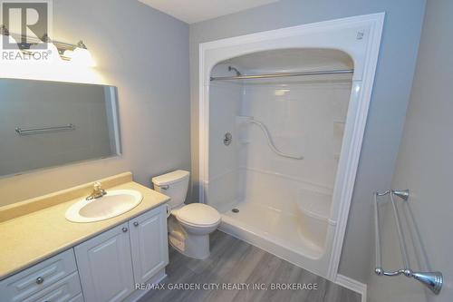 11 - 162 First Street, Welland (Lincoln/Crowland), ON - Indoor Photo Showing Bathroom