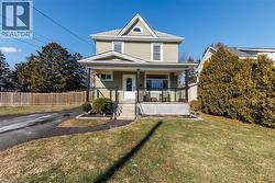 11 FAIRVIEW Road  Grimsby, ON L3M 3L1