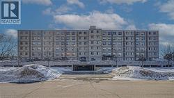 18 HOLBORN Court Unit# 610  Kitchener, ON N2A 4A1