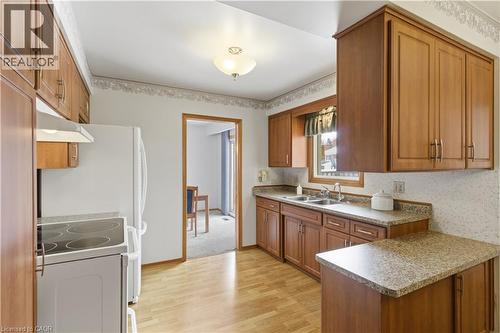 15 Confederation Drive, Kitchener, ON 