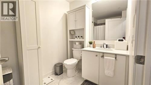 247 Northfield Drive E Unit# 507, Waterloo, ON - Indoor Photo Showing Bathroom