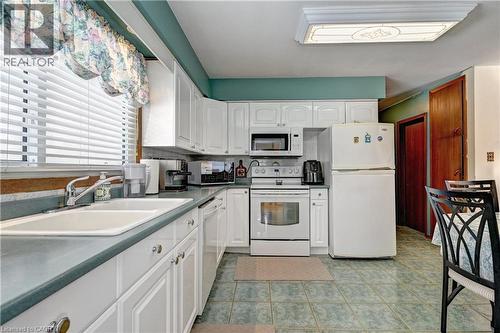 132 Forest Hill Drive, Kitchener, ON - Indoor Photo Showing Kitchen