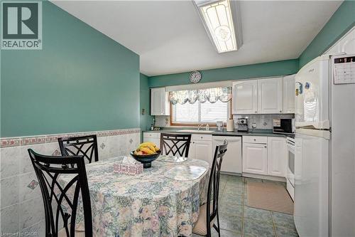 132 Forest Hill Drive, Kitchener, ON - Indoor Photo Showing Dining Room