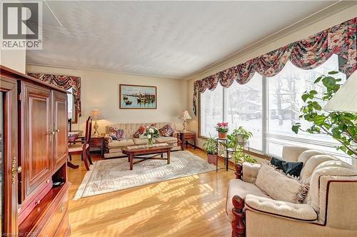 132 Forest Hill Drive, Kitchener, ON - Indoor Photo Showing Living Room