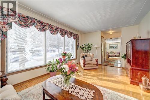 132 Forest Hill Drive, Kitchener, ON - Indoor Photo Showing Living Room