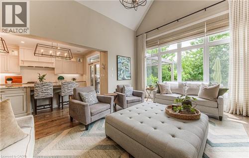 905 Old Cottage Court, Kitchener, ON - Indoor Photo Showing Living Room