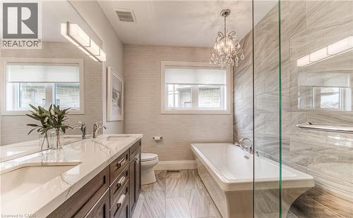 905 Old Cottage Court, Kitchener, ON - Indoor Photo Showing Bathroom