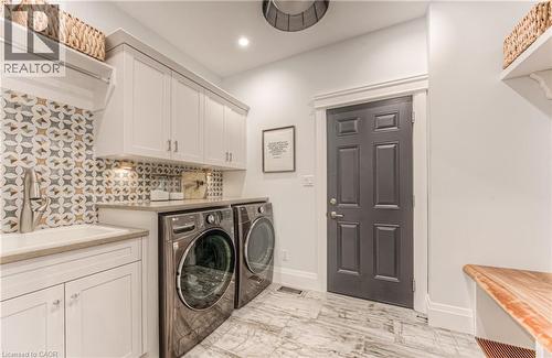 905 Old Cottage Court, Kitchener, ON - Indoor Photo Showing Laundry Room