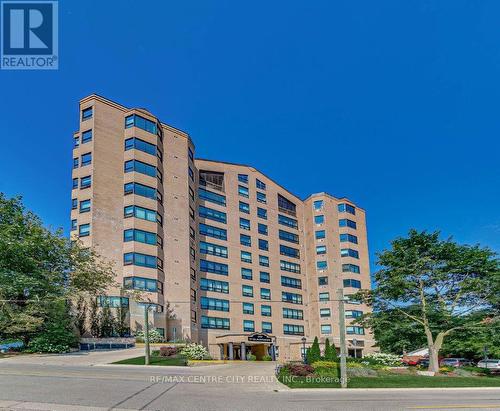 203 - 549 Ridout Street N, London East (East F), ON - Outdoor With Facade