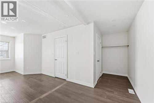 Unfurnished primary bedroom - 100 Beddoe Drive Unit# 25, Hamilton, ON - Indoor Photo Showing Other Room